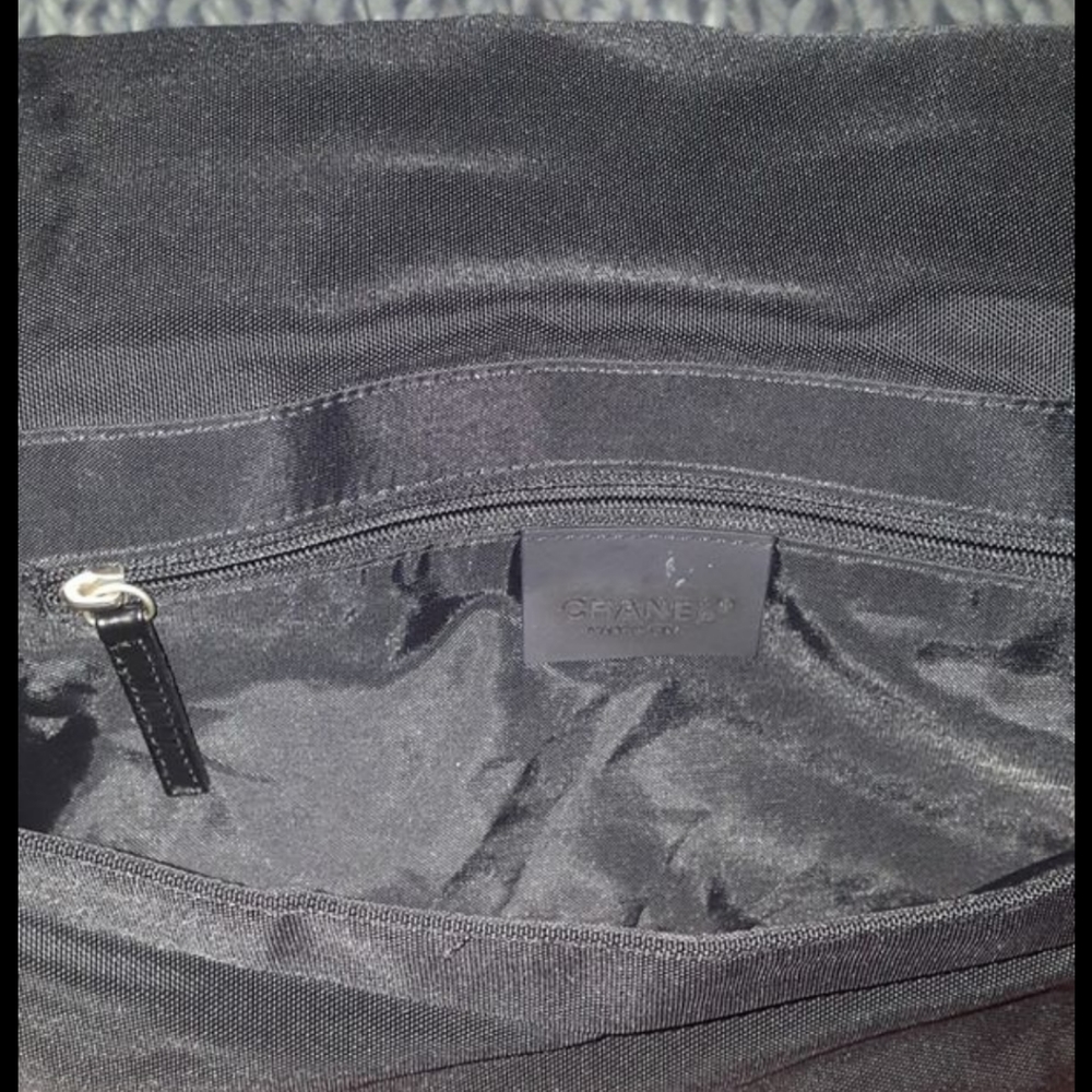 Chanel messenger/laptop bag - Picture 5 of 5
